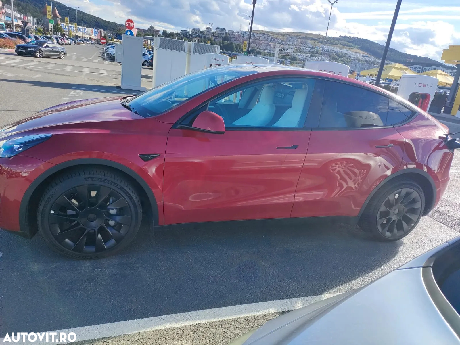 Tesla Model Y - 3