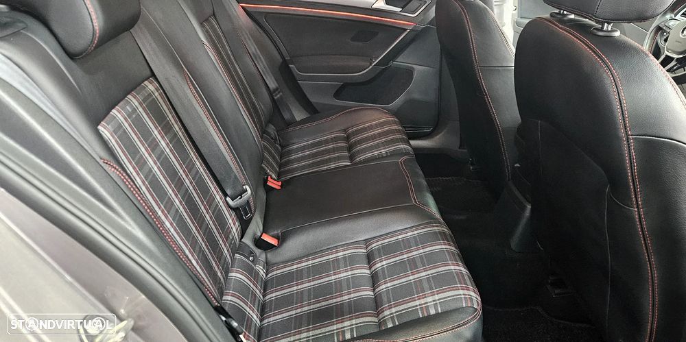 VW Golf 1.2 TSi BlueMotion Comfortline - 18