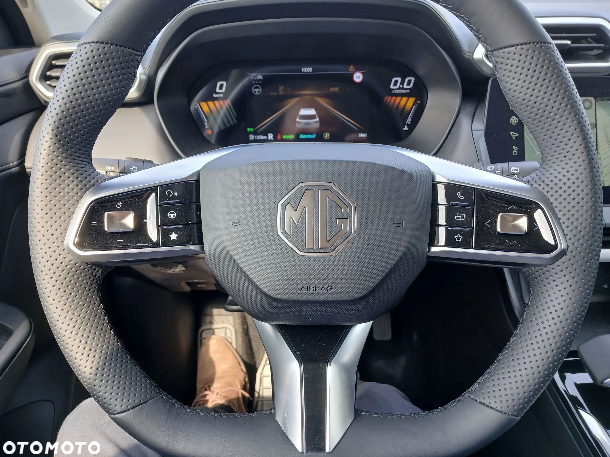 MG ZS Hybrid+ - 14
