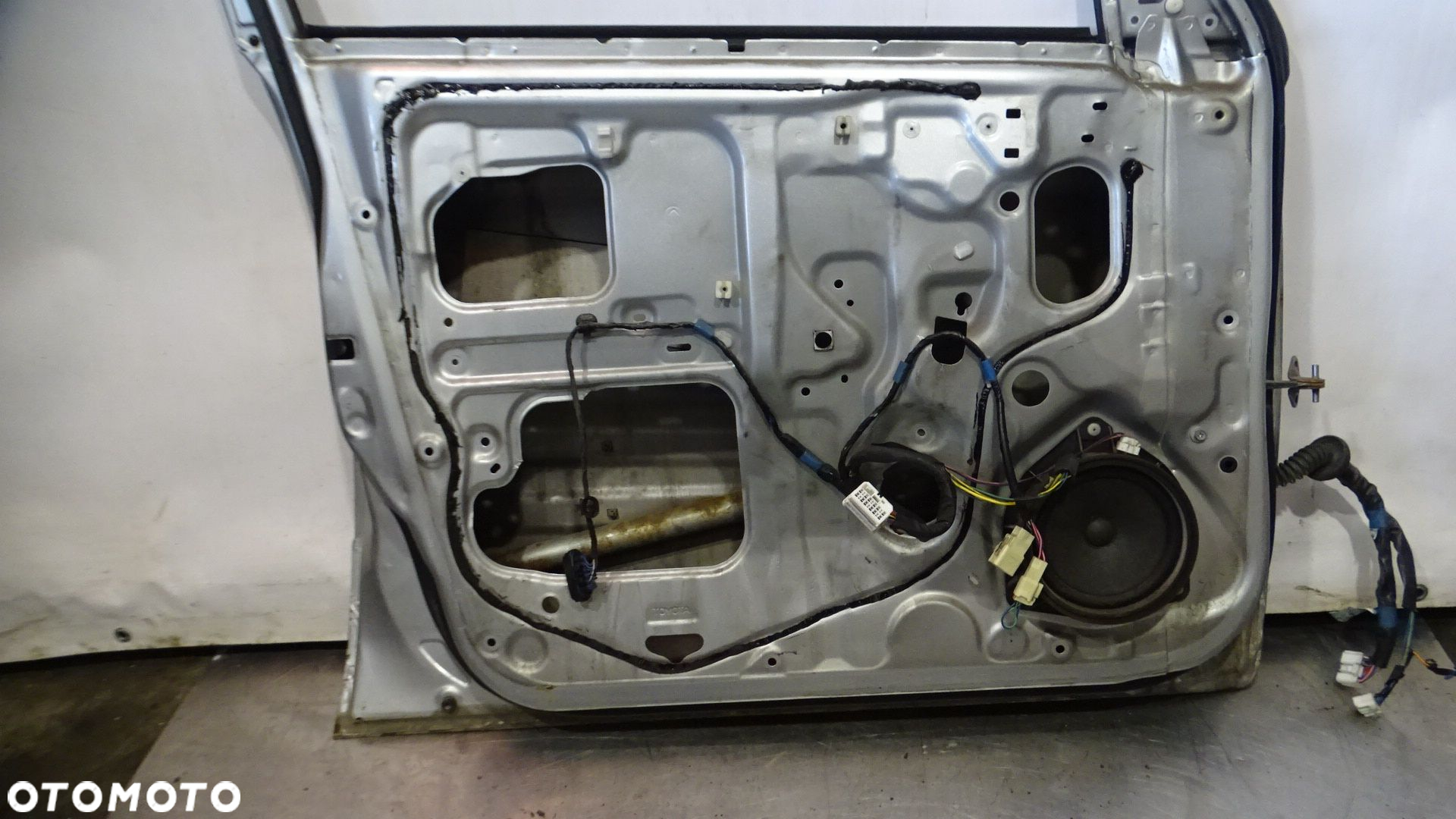 DRZWI LEWY PRZÓD TOYOTA RAV4 II LIFT 2.0D 1D4 - 22