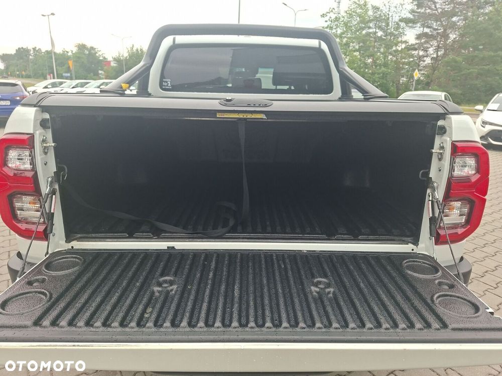 Toyota Hilux 2.8 D-4D mHEV Double Cab Invincible 4x4 - 11