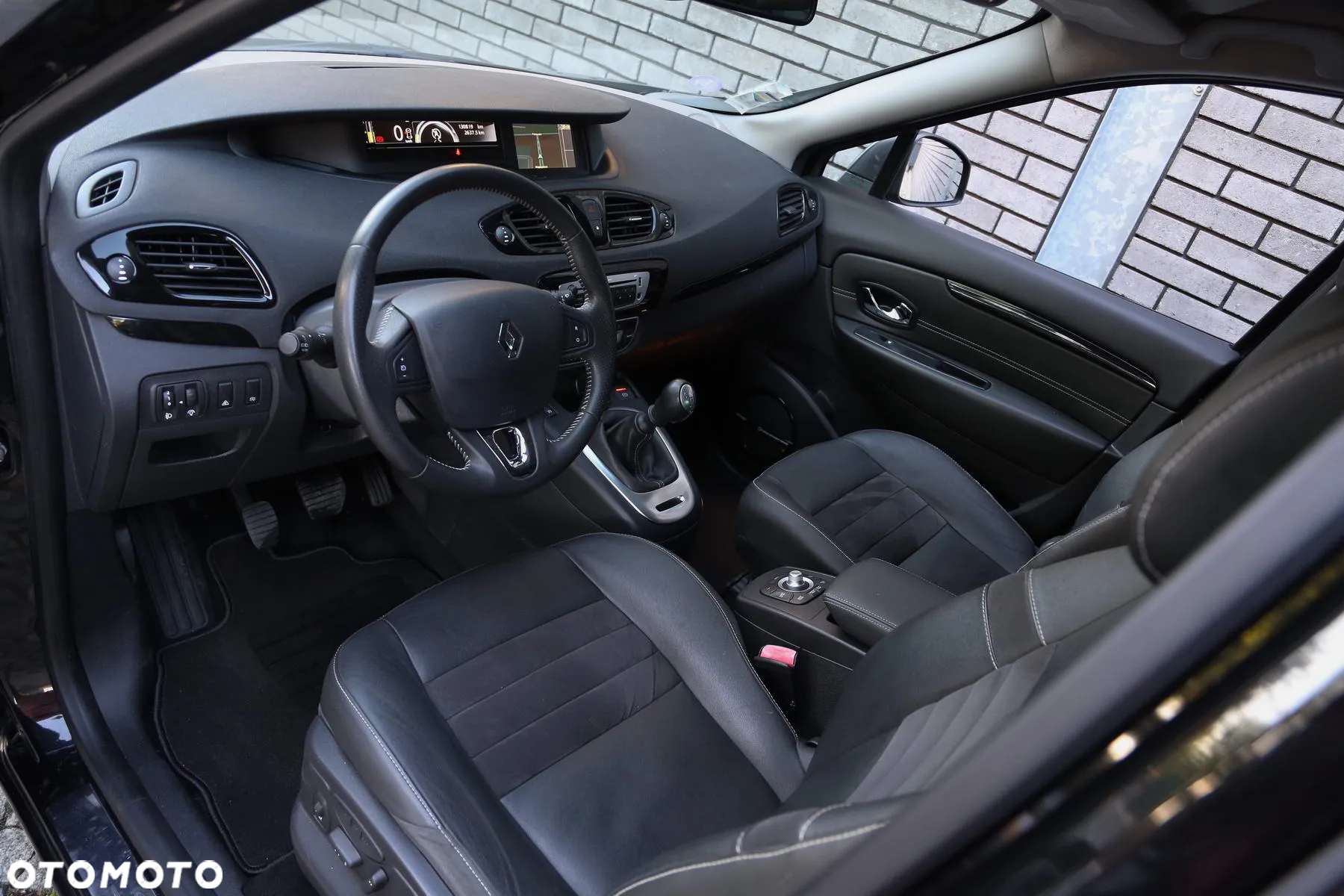 Renault Grand Scenic ENERGY TCe 130 S&S Bose Edition - 14