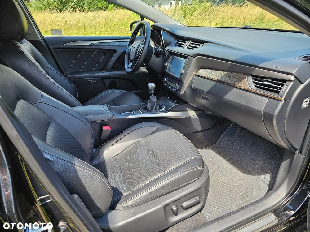 Toyota Avensis 2.0 D-4D Premium - 12