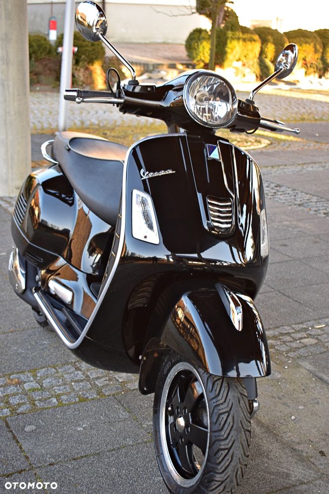 Piaggio Vespa - 2