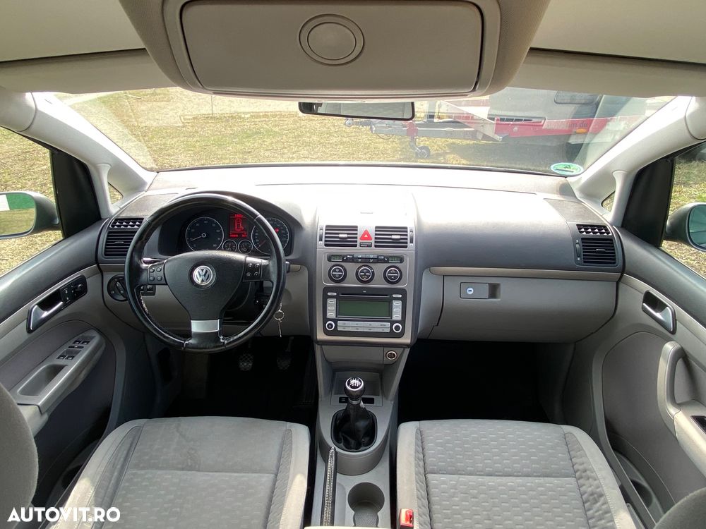 Volkswagen Touran 1.4 TSI United - 10