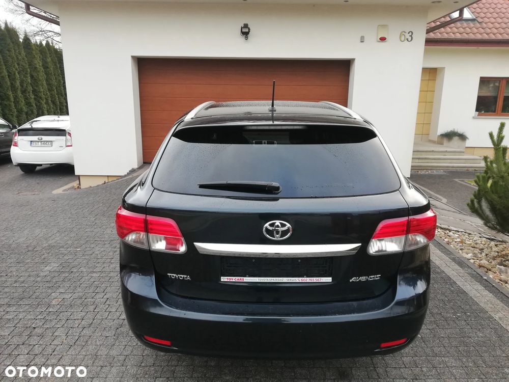 Toyota Avensis - 11