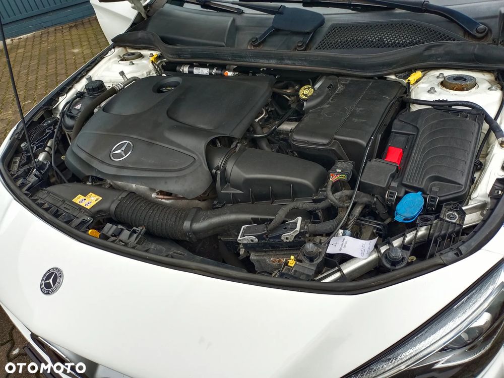 Mercedes-Benz CLA 200 AMG Line - 19