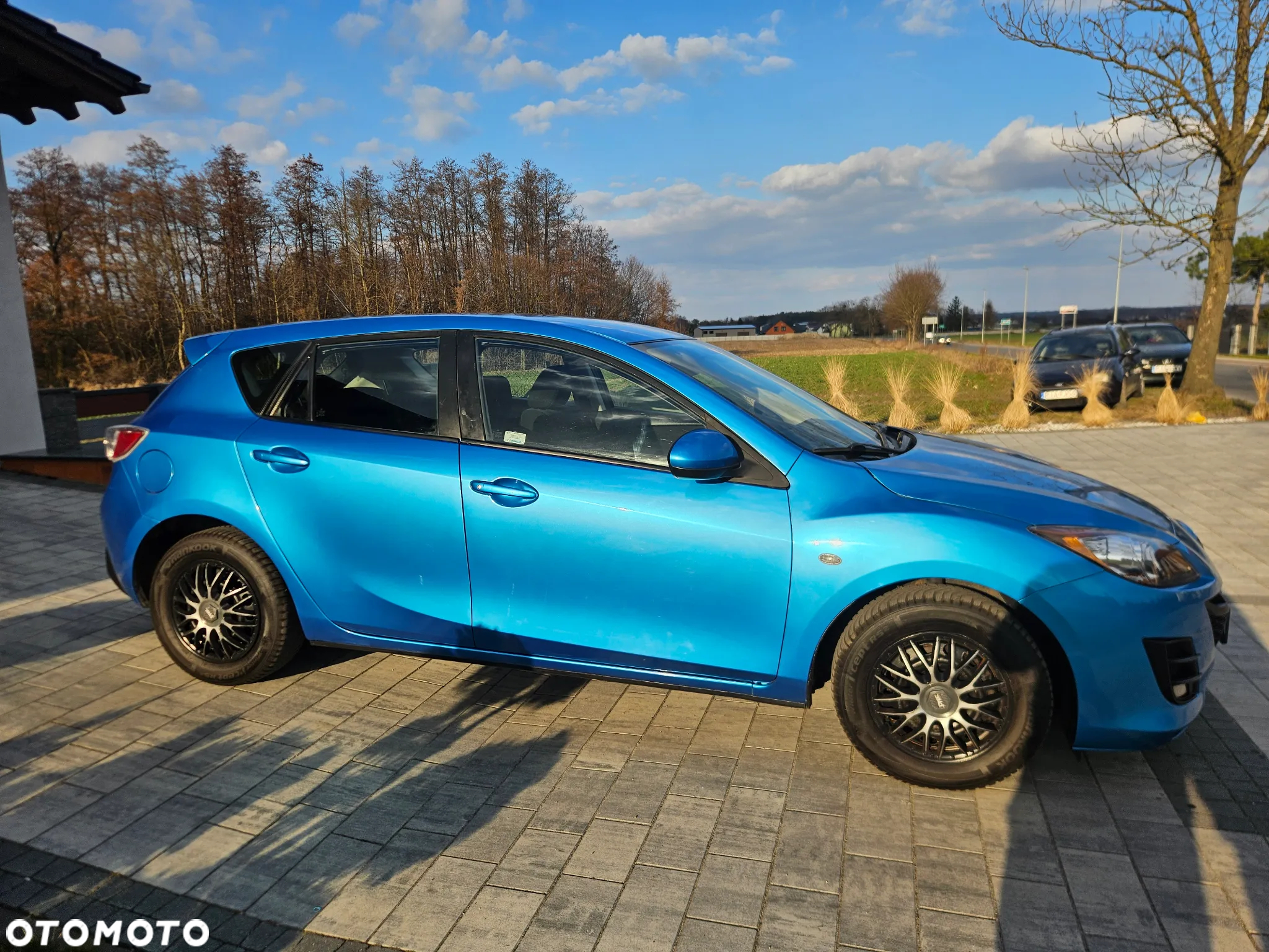 Mazda 3 1.6 Active + - 8