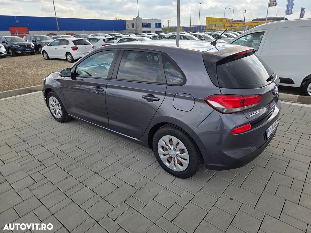 Hyundai i30 1.4 100CP 5DR M/T Classic+ - 6