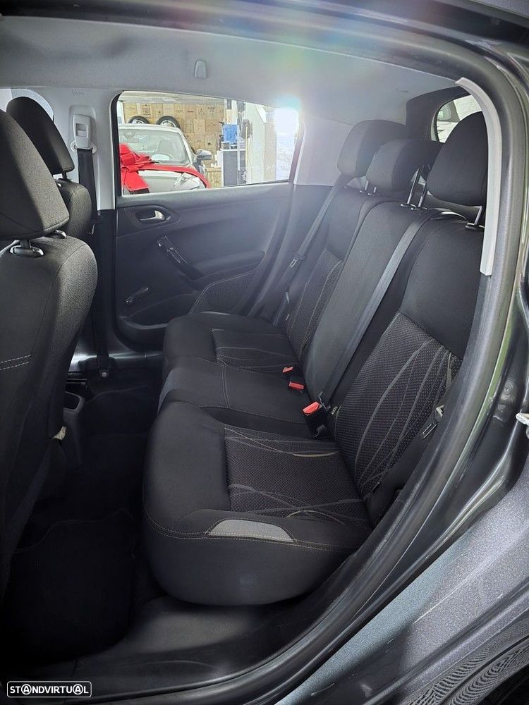 Peugeot 208 1.2 PureTech Active - 15