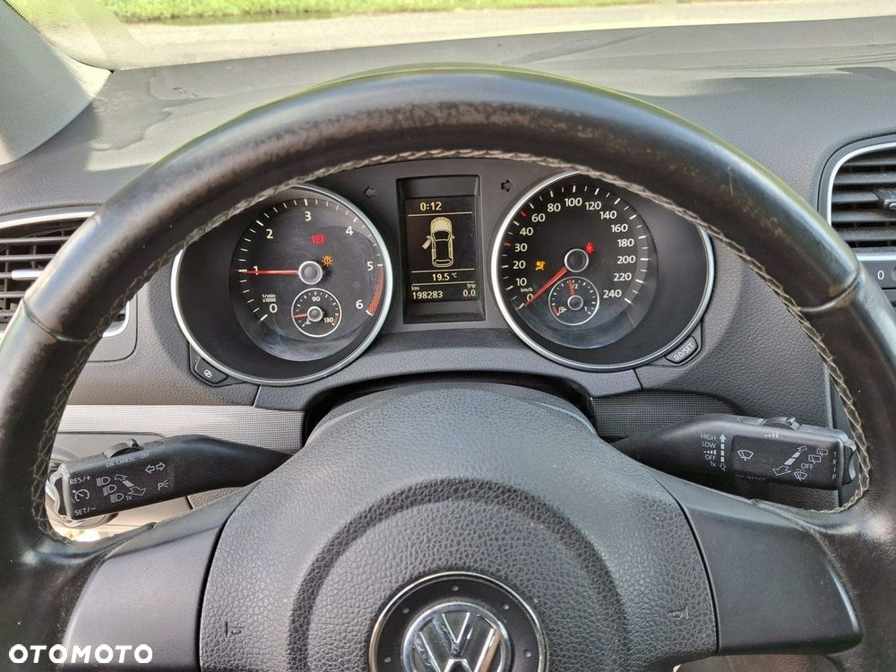 Volkswagen Golf - 14