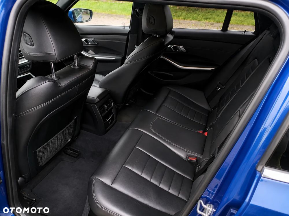 BMW Seria 3 320d xDrive - 9