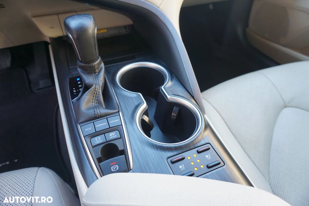 Toyota Camry 2.5 Hybrid Exclusive - 6