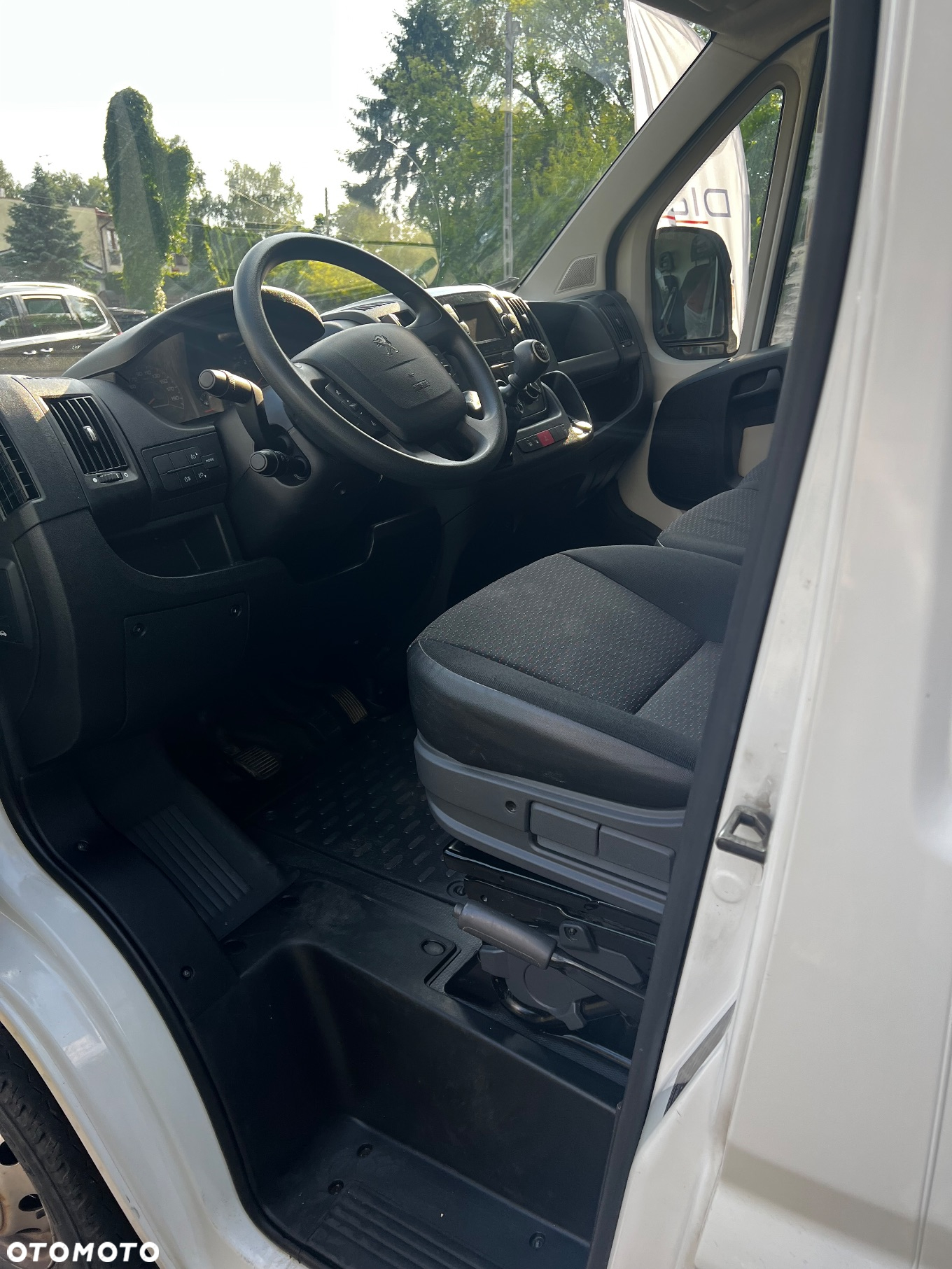 Peugeot Boxer 333 BlueHDi L2H2 - 17