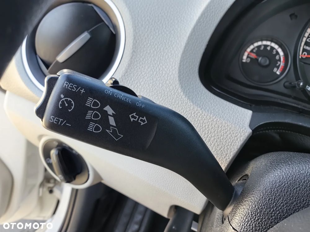 Volkswagen up! 1.0 move - 12