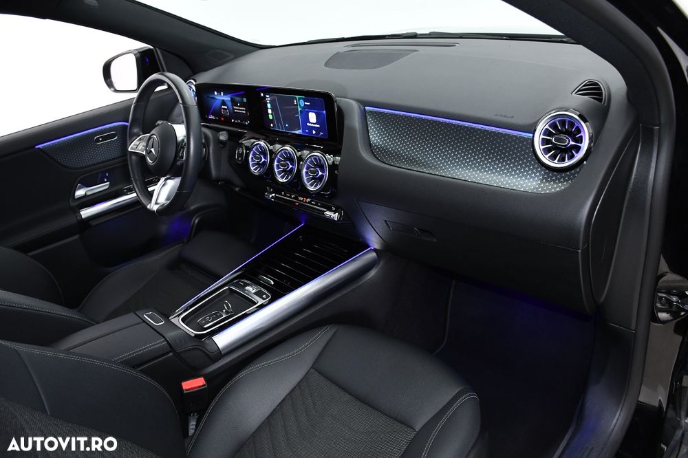 Mercedes-Benz GLA - 13