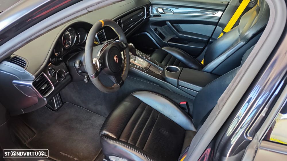 Porsche Panamera Turbo S PDK - 22
