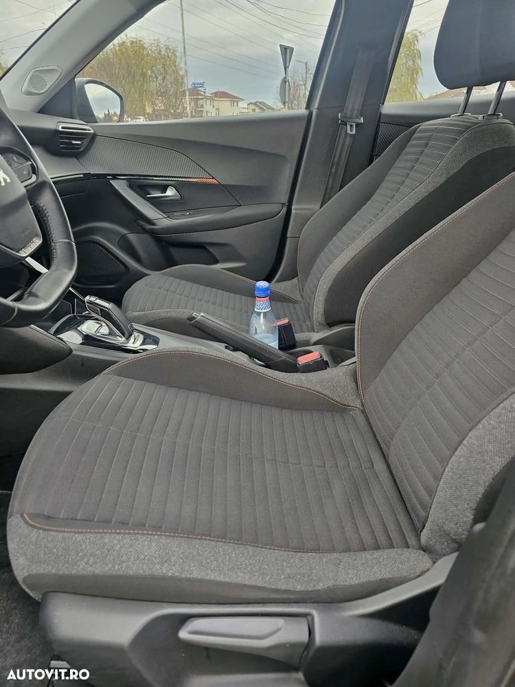 Peugeot 2008 1.2 L PureTech STT EAT8 Allure - 5