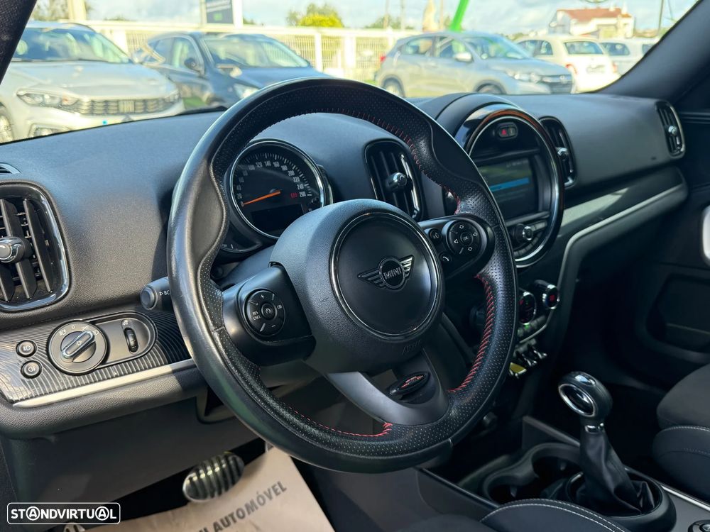 MINI Countryman Cooper SE ALL4 Auto - 24