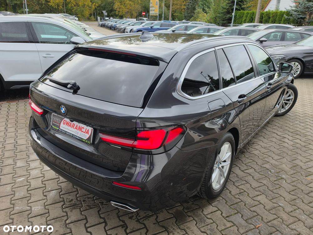 BMW Seria 5 2021 photo 4