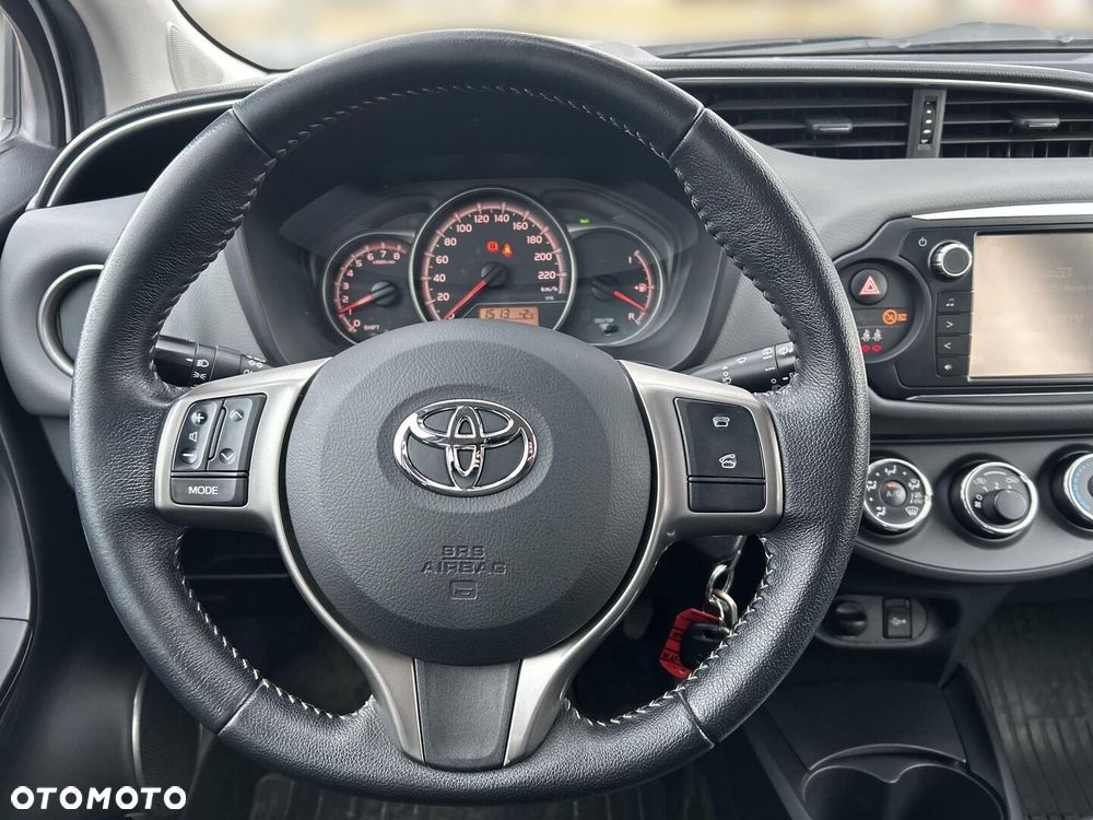 Toyota Yaris - 12
