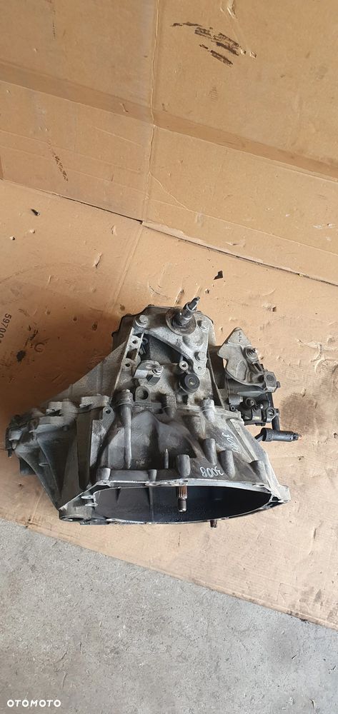 Skrzynia biegów manualna Peugeot 3008 1.6 THP 20EA04 - 4