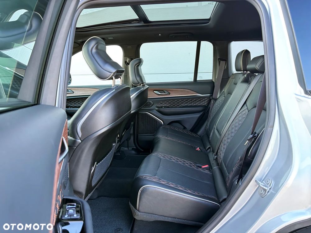 Jeep Grand Cherokee - 14