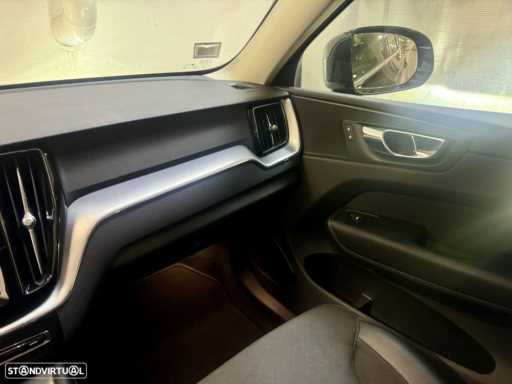 Volvo XC 60 2.0 T8 PHEV R-Design AWD - 19