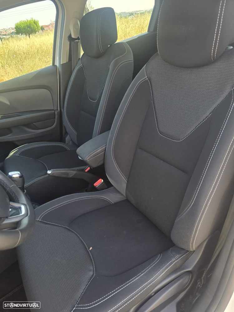 Renault Clio - 10