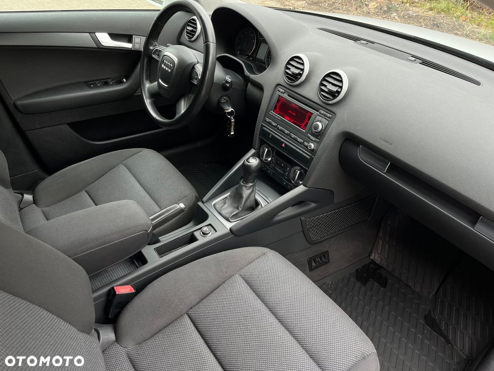 Audi A3 Sportback 1.8 TFSI S line Sportpaket - 17