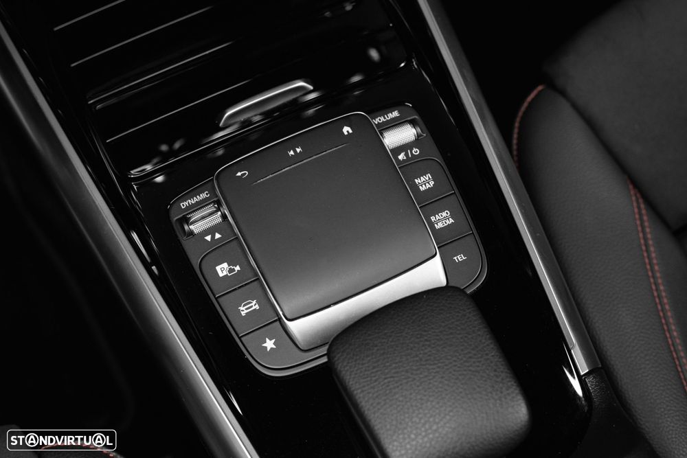 Mercedes-Benz GLA 250 e AMG Line - 38