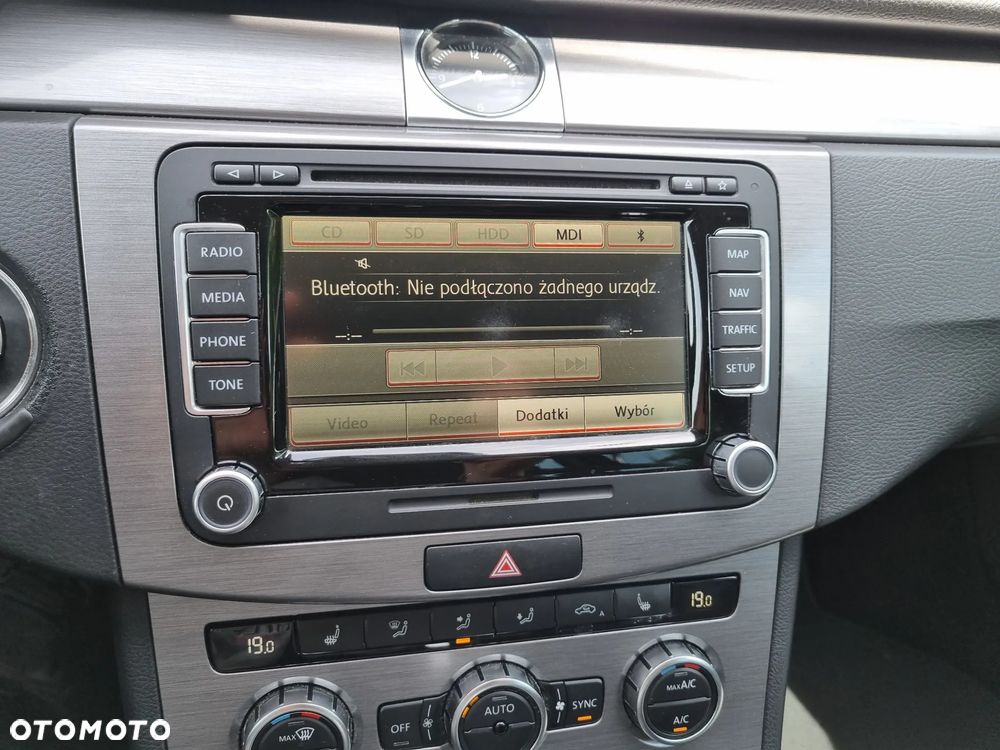 Volkswagen Passat 2.0 TDI Comfortline DSG - 12