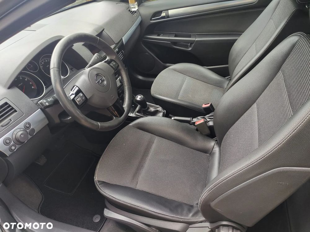 Opel Astra GTC 1.6 Turbo Innovation - 15