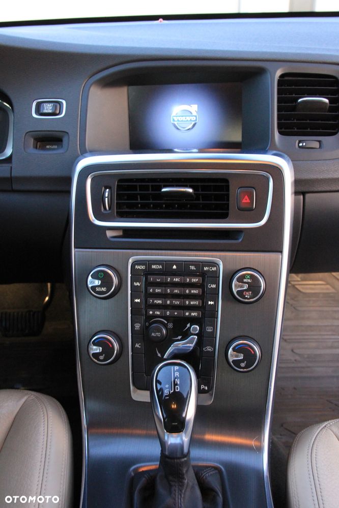 Volvo V60 D4 AWD Summum - 15