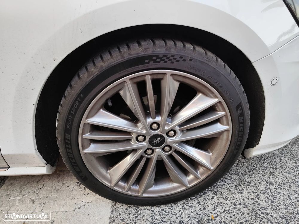 Ford Focus 1.0 EcoBoost MHEV Vignale - 58