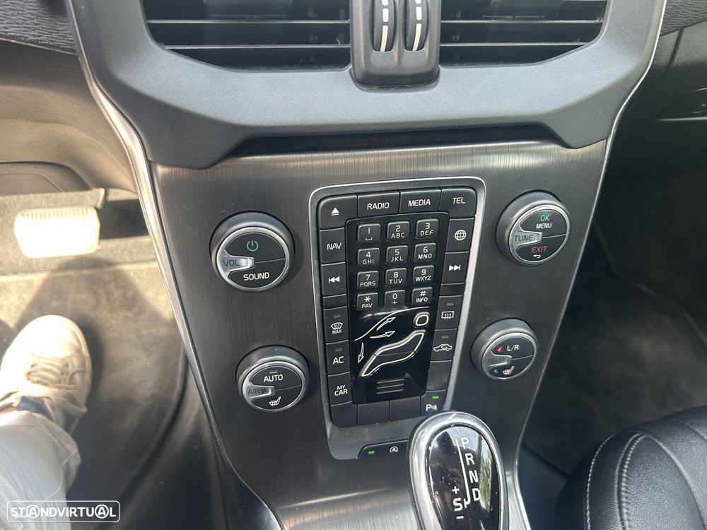 Volvo V40 1.6 D2 Summum Powershift - 16