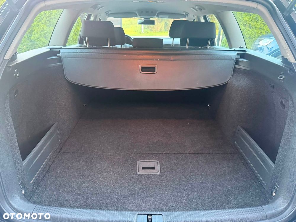 Volkswagen Passat 2.0 Blue TDI DPF Trendline - 31
