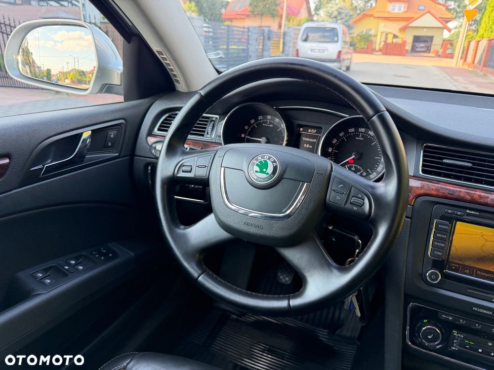 Skoda Superb 2.0 TDI 4x4 Exclusive - 22