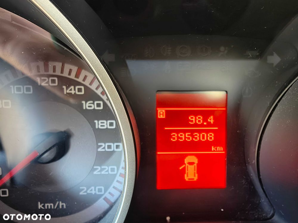 Peugeot 4007 - 6