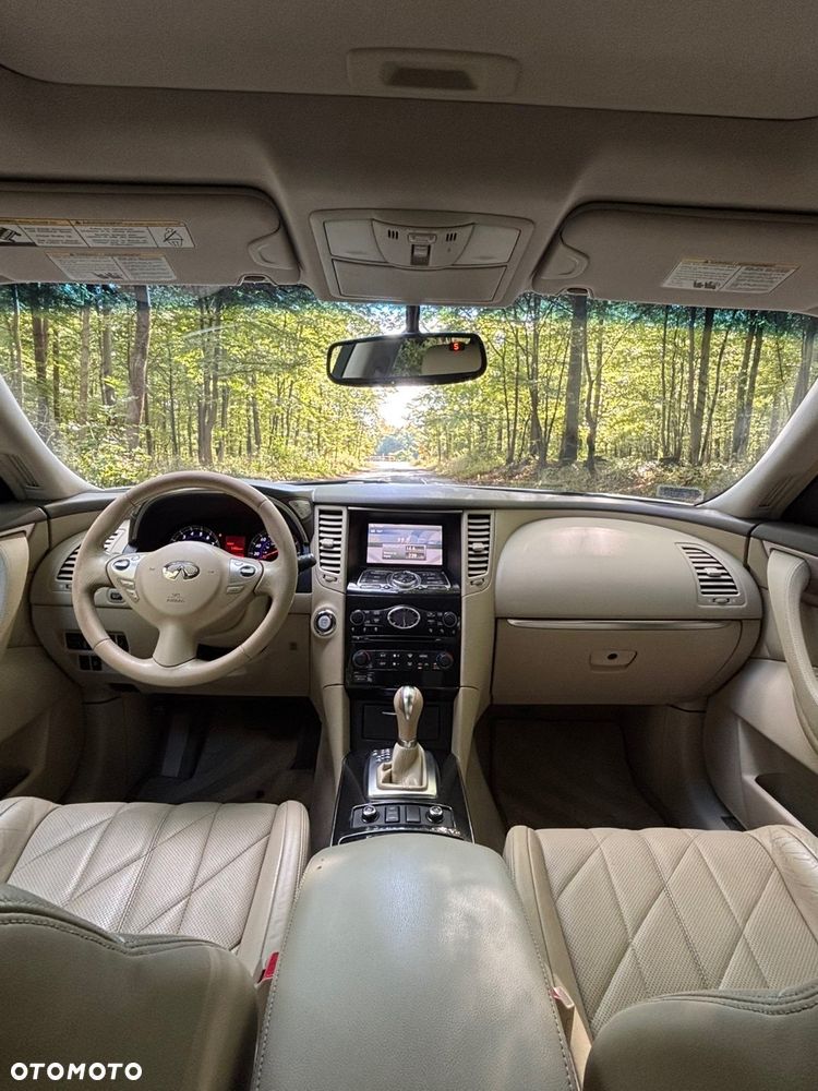 Infiniti FX FX35 - 17