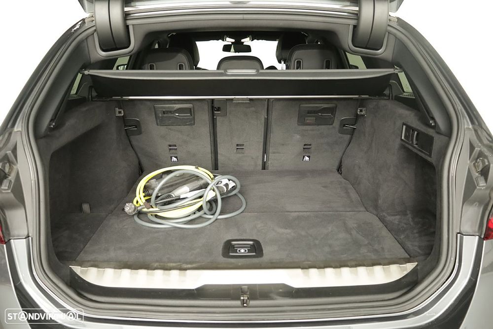 BMW 320 e Touring Auto - 25