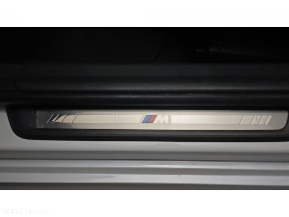 BMW Seria 3 320d xDrive M Sport sport - 32