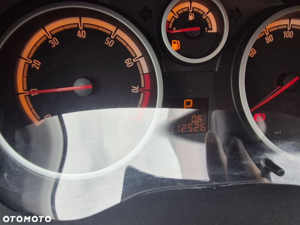 Opel Corsa 1.4 16V Automatik 150 Jahre - 8