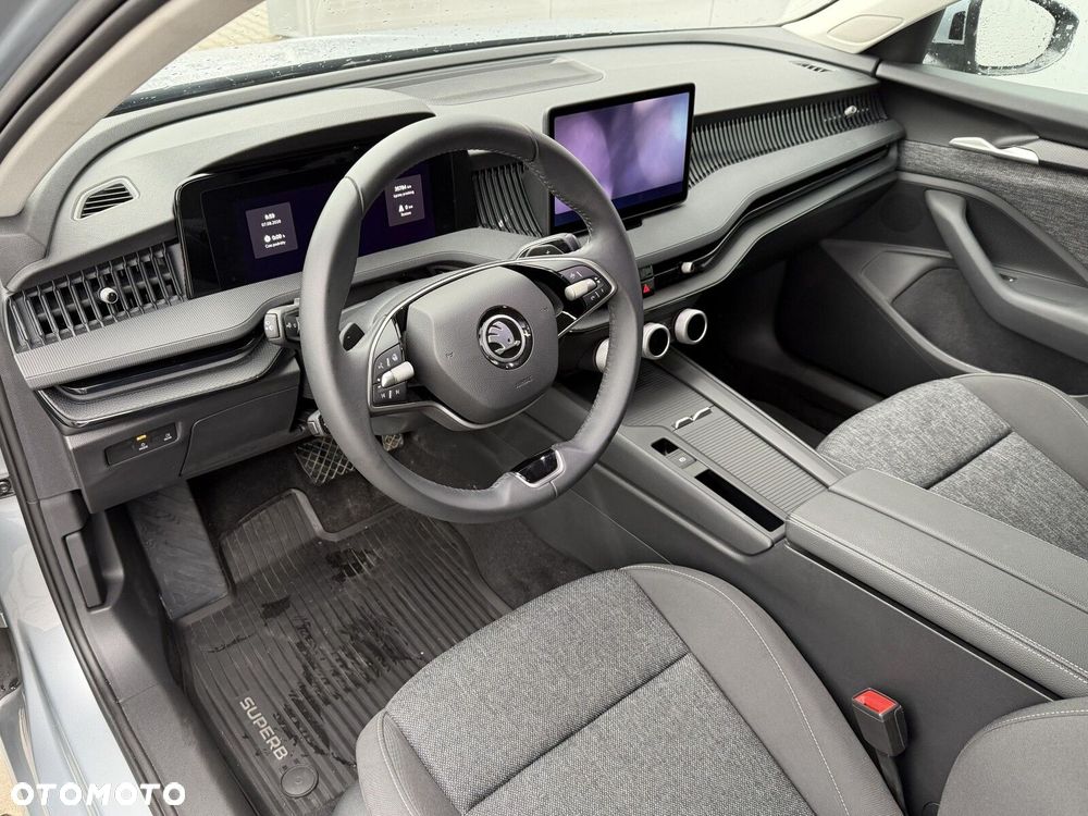 Skoda Superb 2.0 TDI SCR Essence DSG - 14