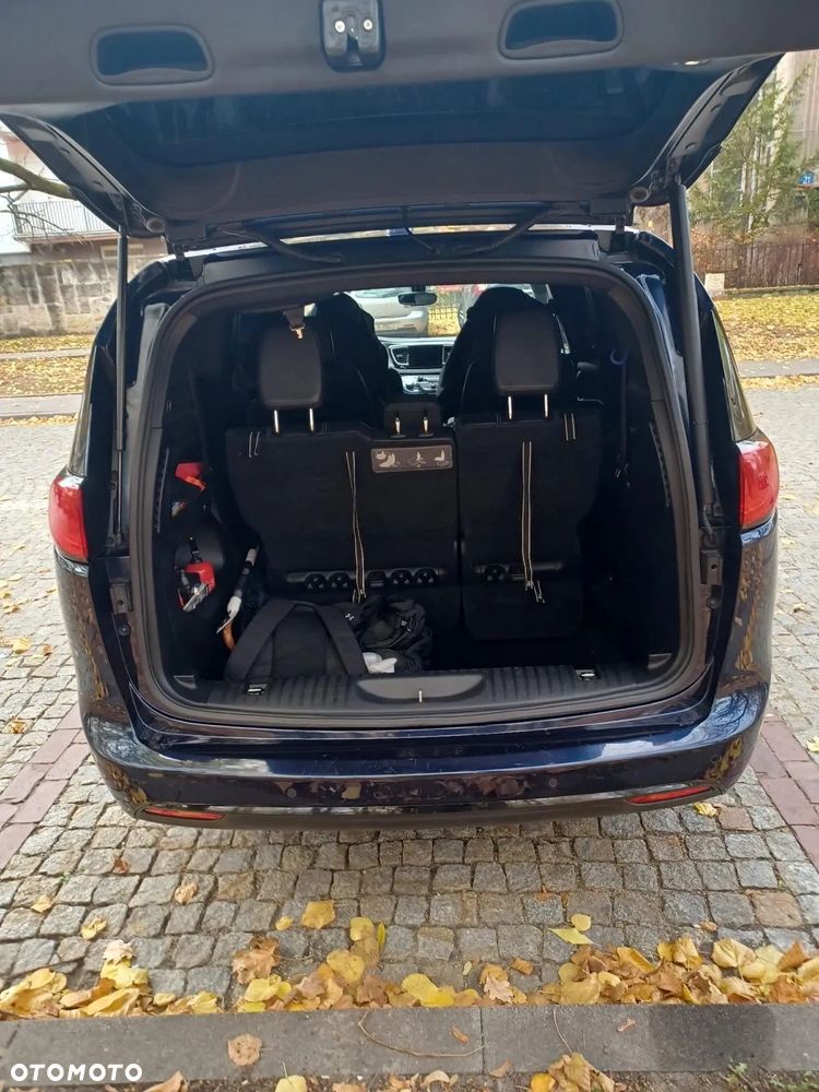 Chrysler Pacifica - 11