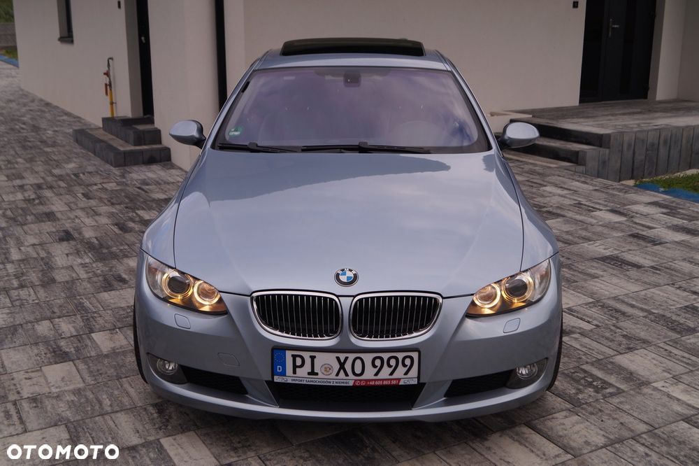 BMW Seria 3 325i - 2