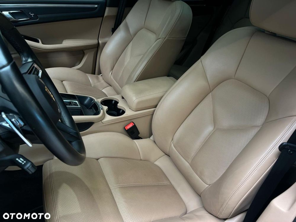 Porsche Macan Standard - 12