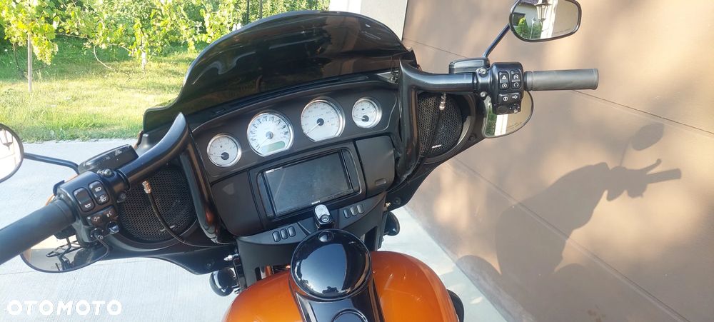 Harley-Davidson Touring Street Glide - 12