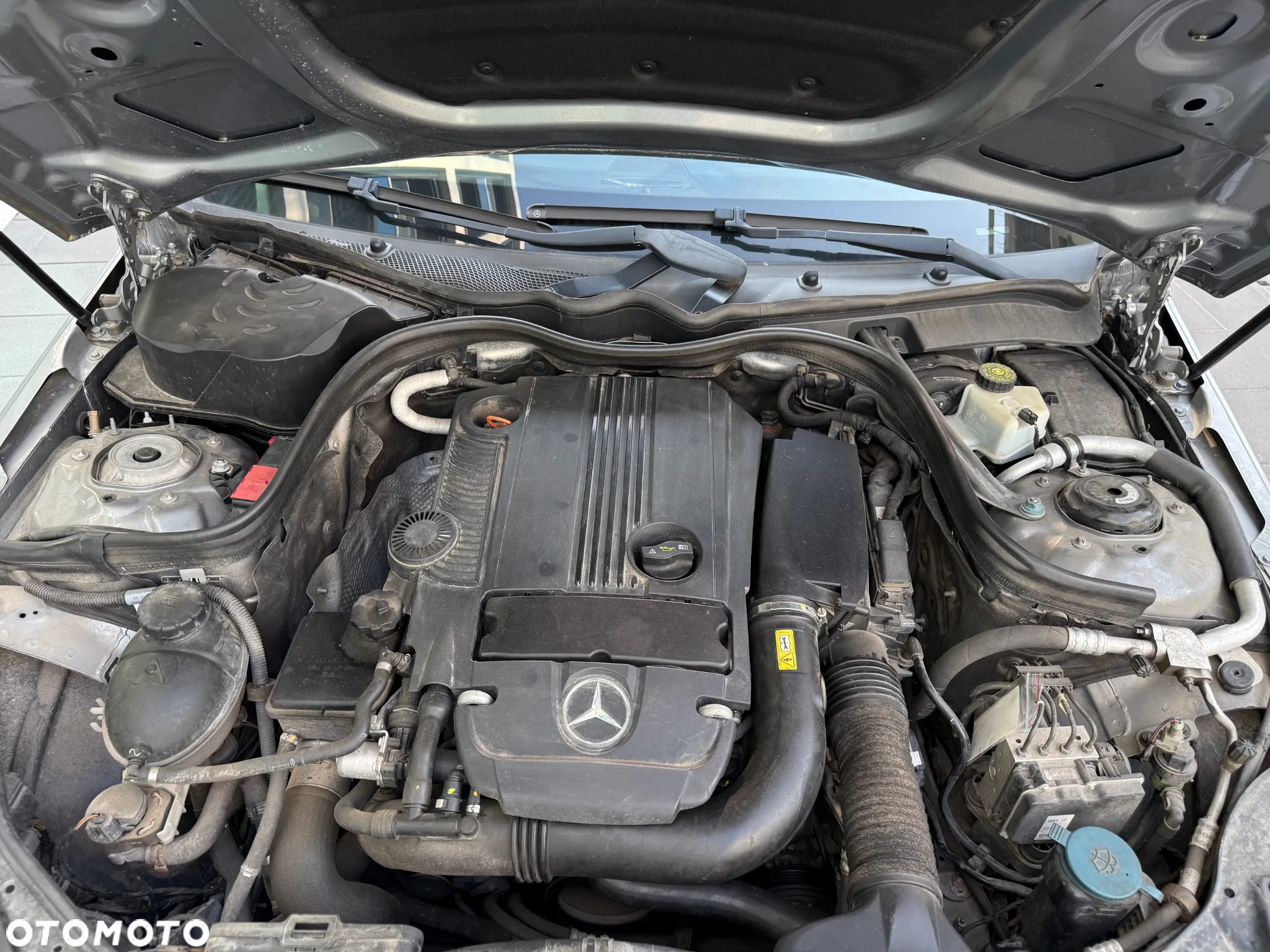 Mercedes-Benz Klasa E 200 CGI BlueEFFICIENCY Automatik Avantgarde - 34