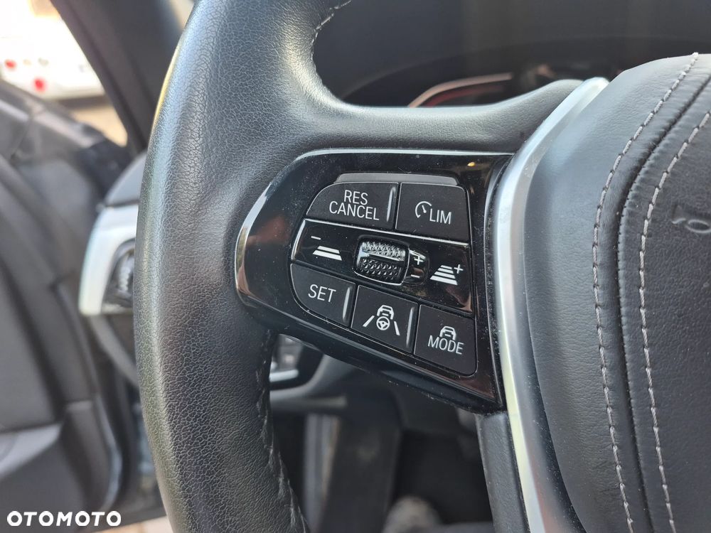 BMW Seria 5 520i Luxury Line sport - 16